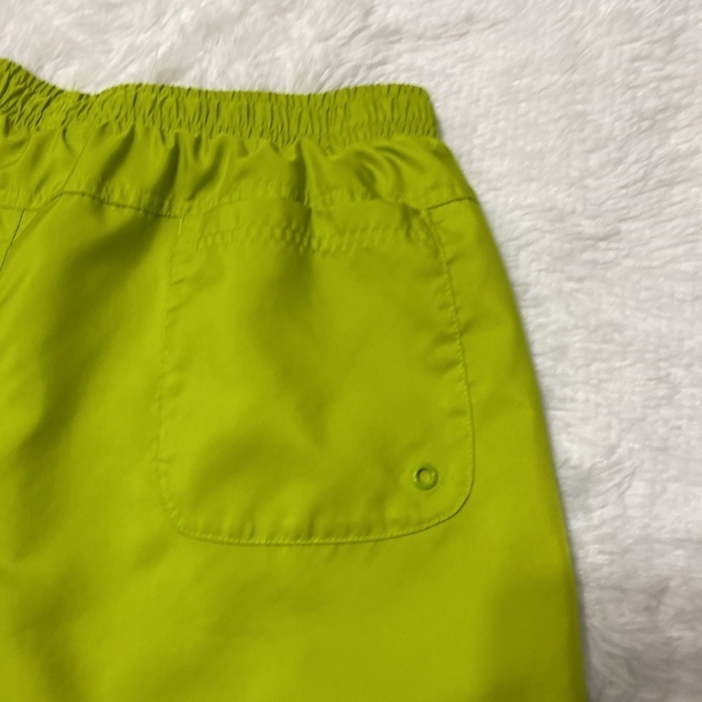 NIKE MEN GREEN WOVEN FLOW LINED SHORT PANTS.SIZE-LARGE. - Picture 10 of 14